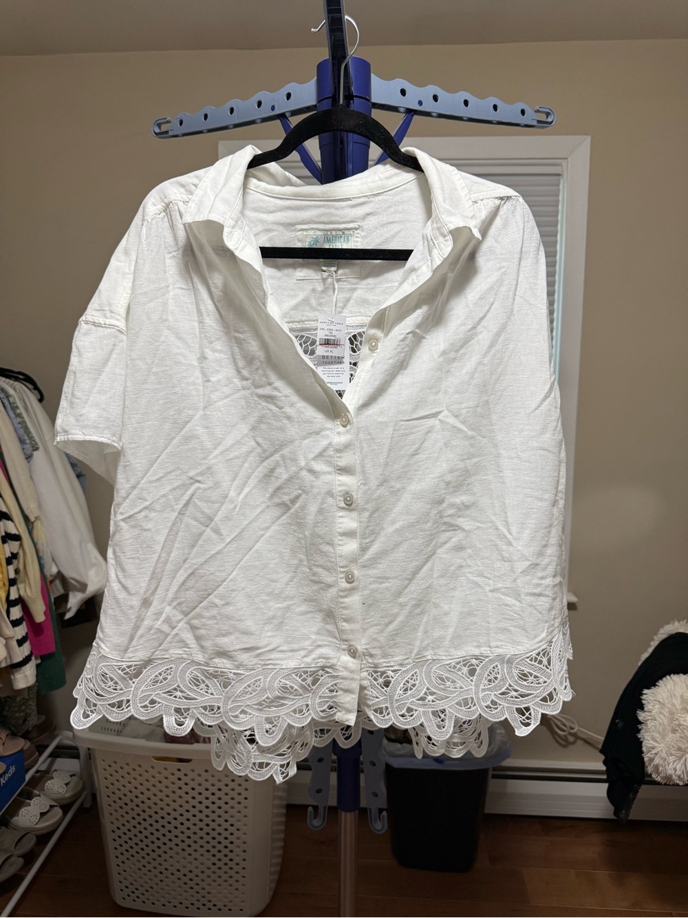 NWT American Eagle Size XL- Women’s White Button-Front Top with Lace Hem